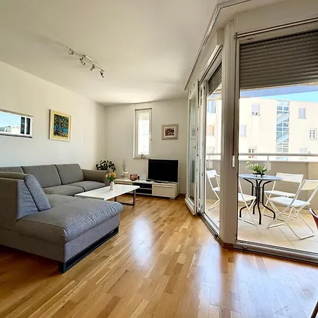 Antonijas Sunny Apartman *