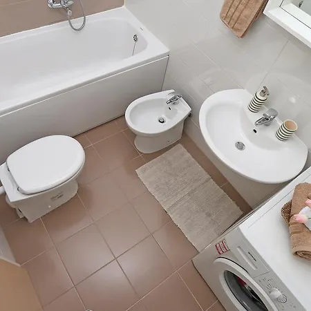 Antonijas Sunny Apartmán *